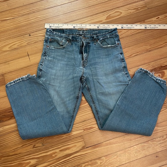 ⚡️PRICE DROP! Levi’s signature jeans. Great boyfriend cut with a little stretch. - Picture 2 of 10